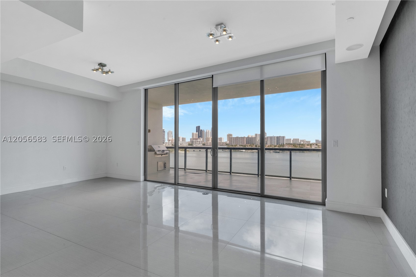 ECHO CONDO AVENTURA - Residential