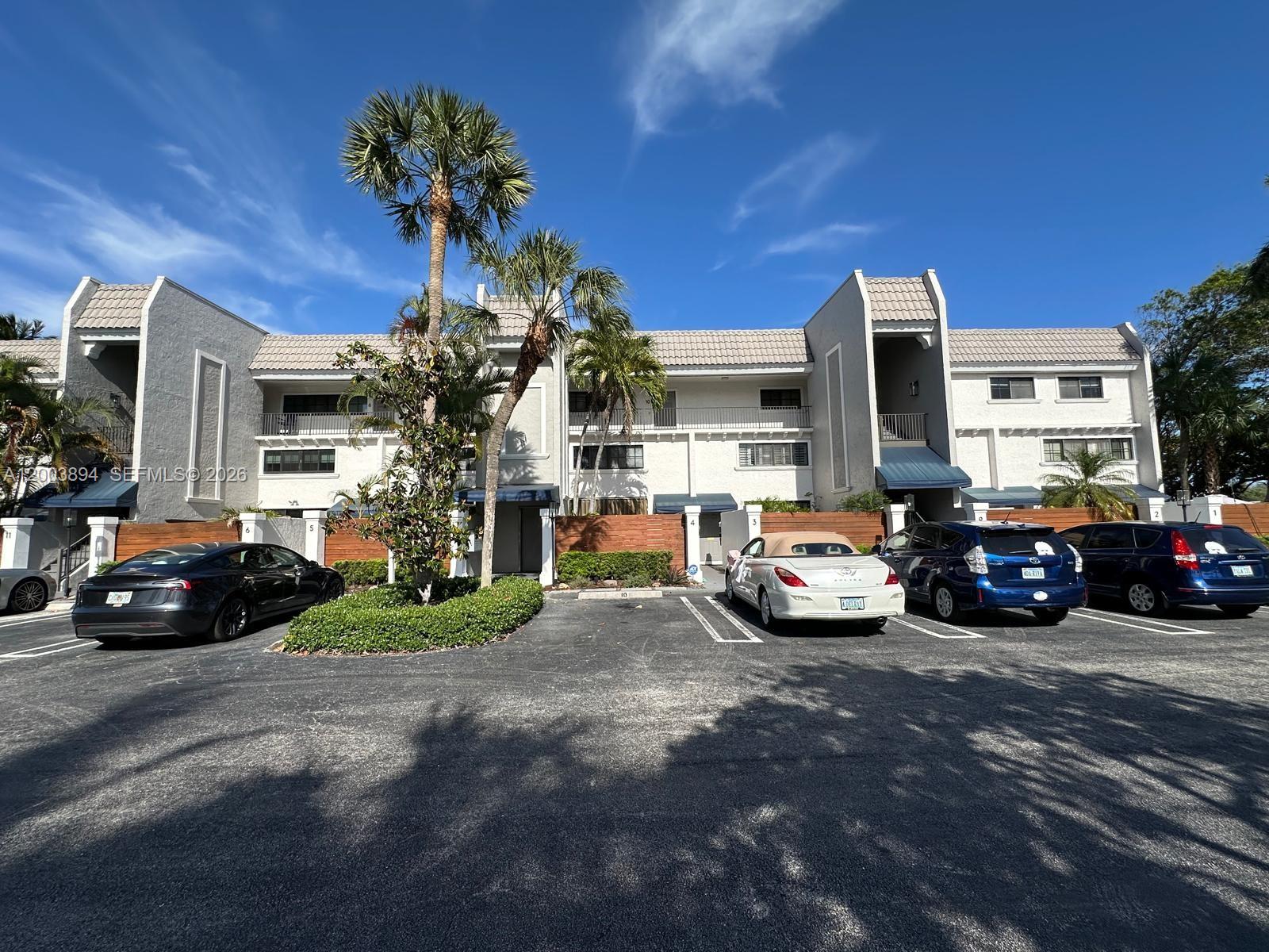 PALM TRAIL PLACE CONDO - Residential