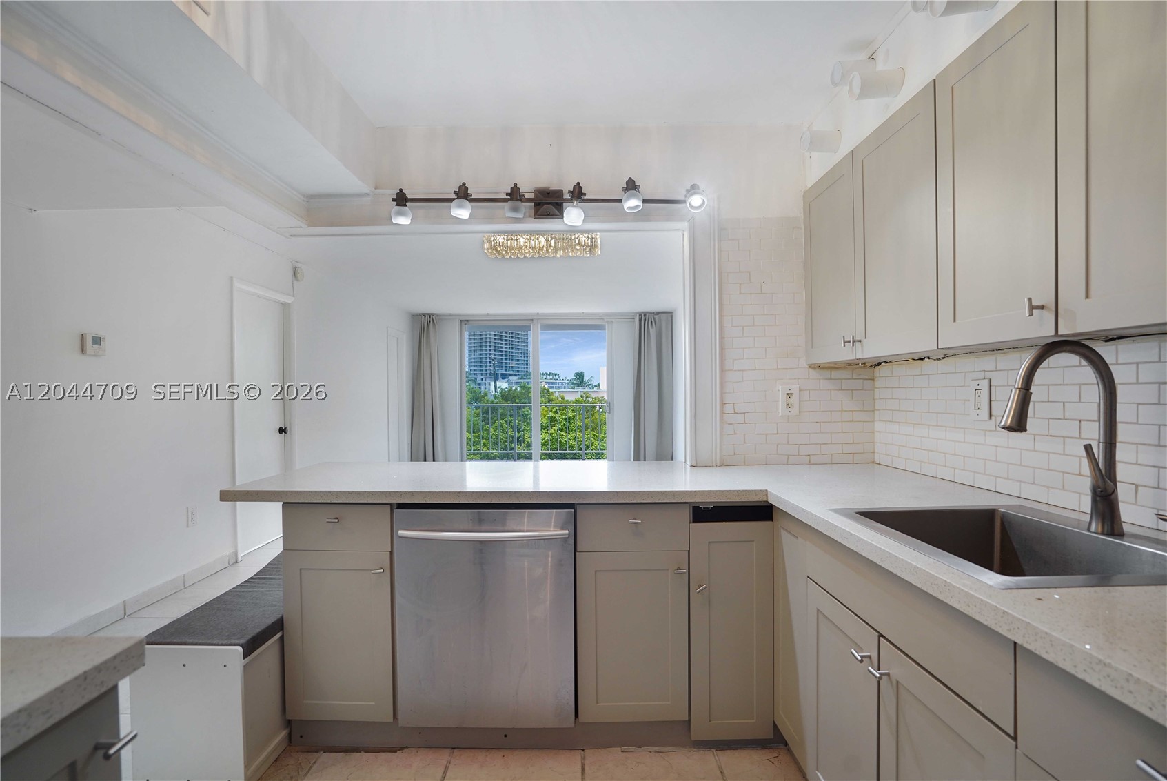 STANTON HOUSE CONDO - Residential