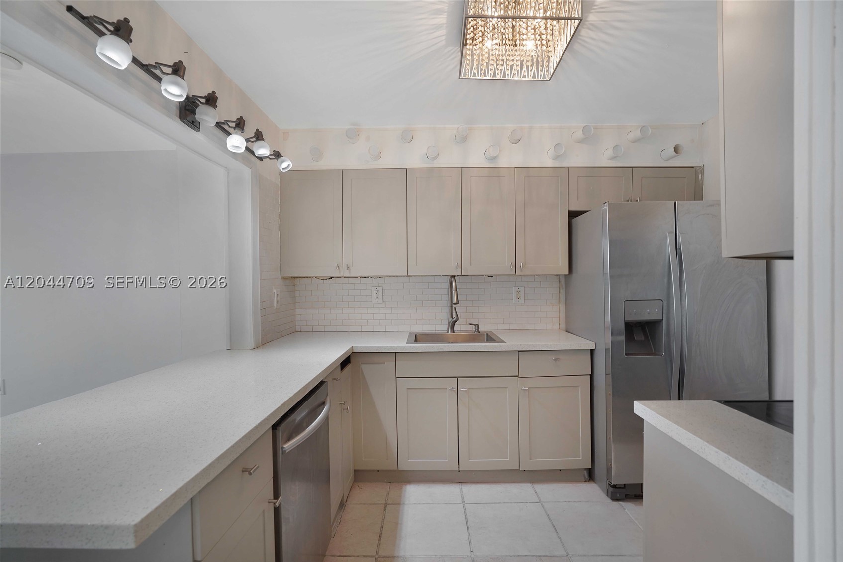STANTON HOUSE CONDO - Residential