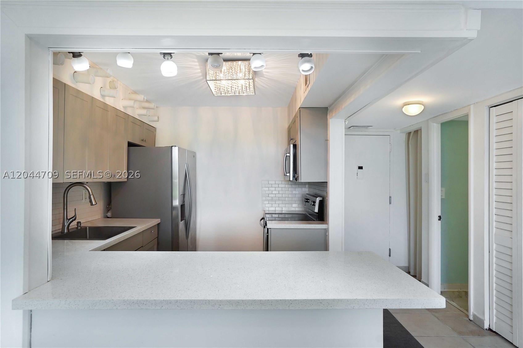 STANTON HOUSE CONDO - Residential