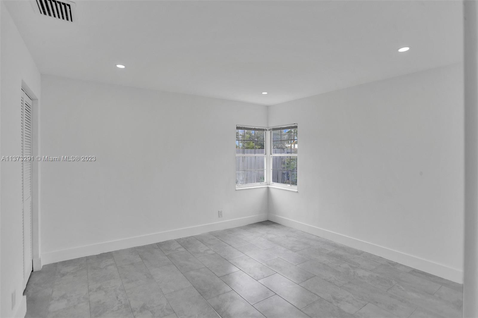 NORTH ANDREWS TERRACE FIR - Residential
