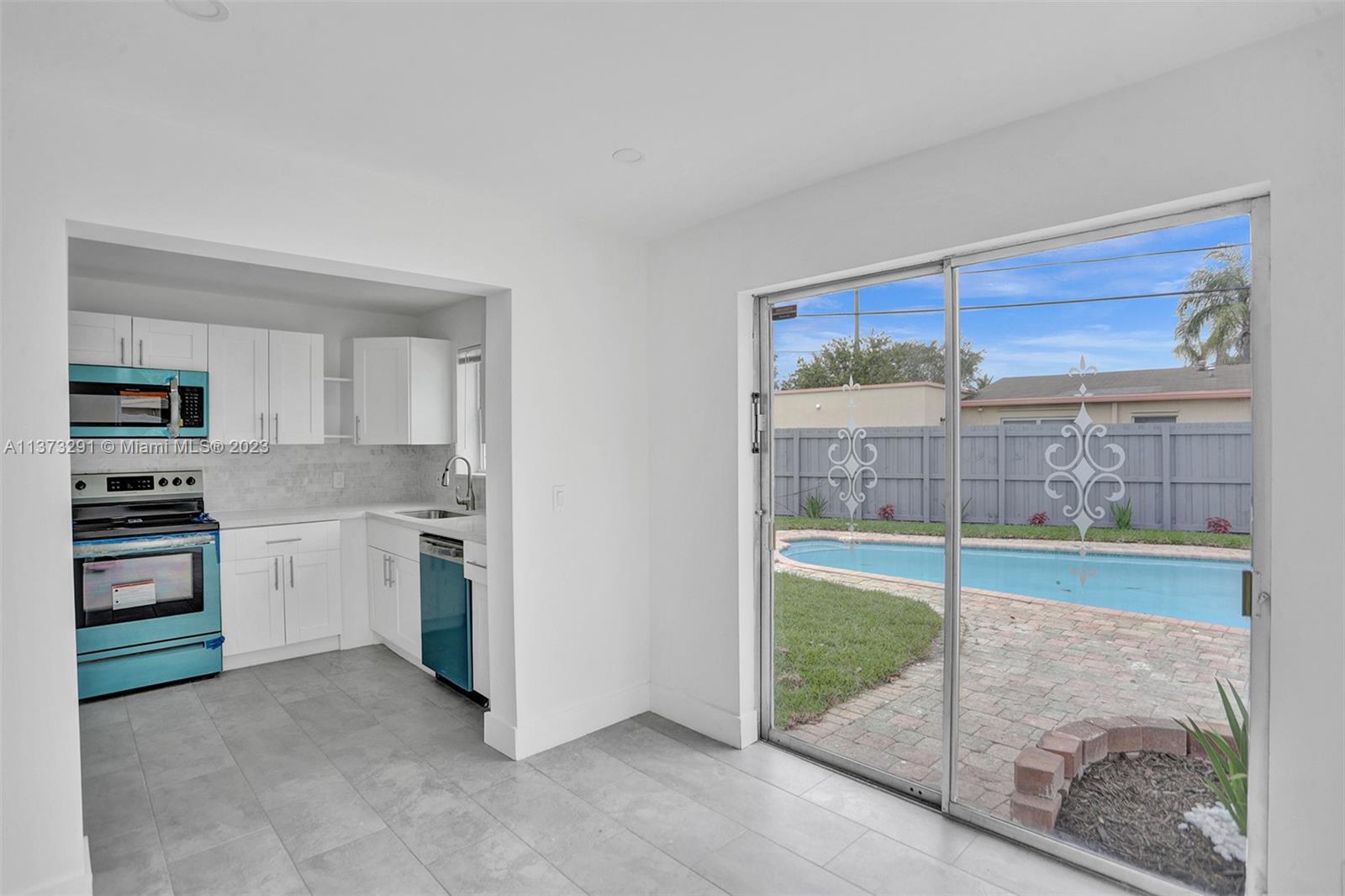 NORTH ANDREWS TERRACE FIR - Residential