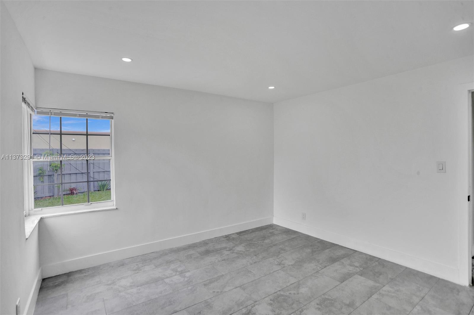 NORTH ANDREWS TERRACE FIR - Residential