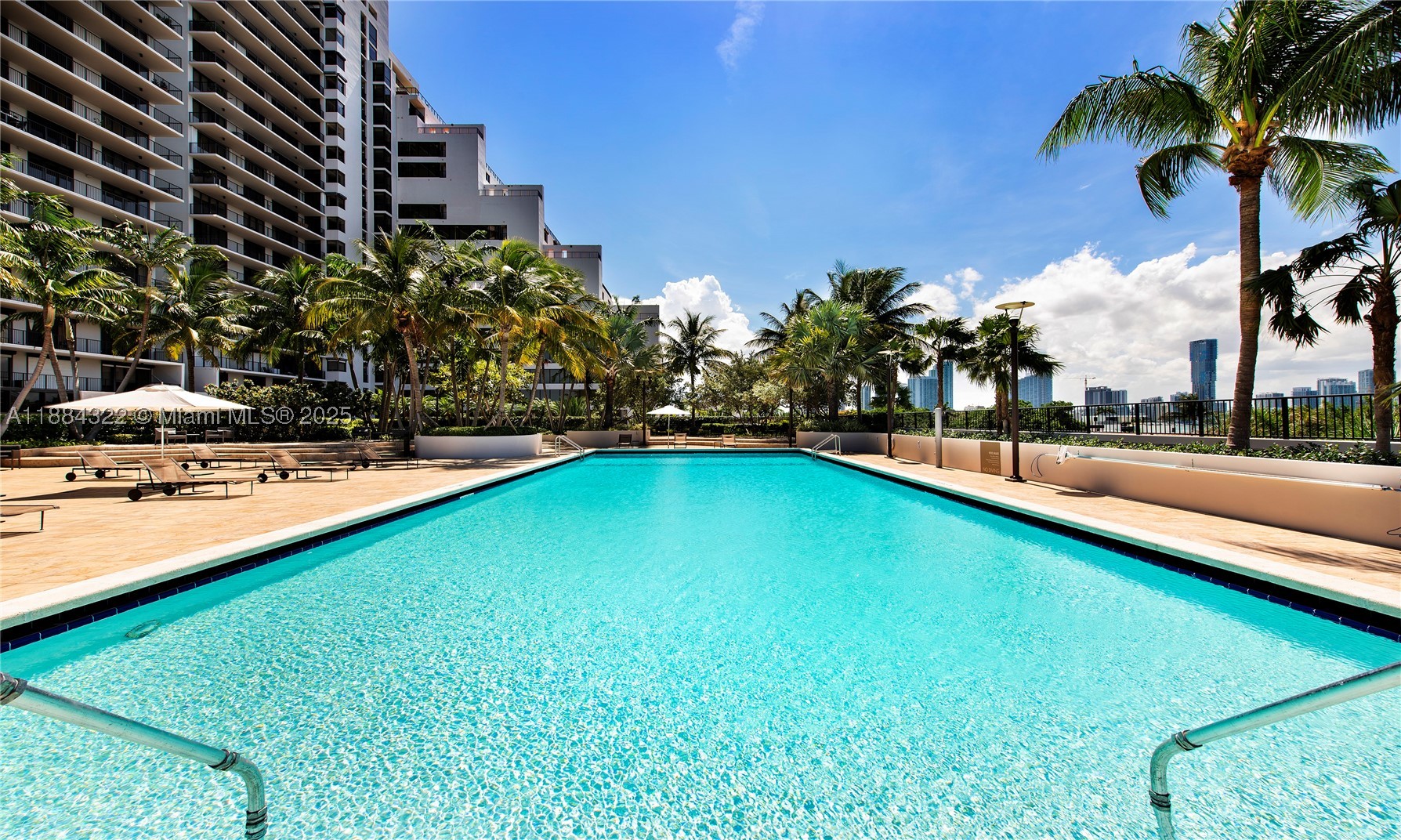 ONE THOUSAND VENETIAN WAY - Residential