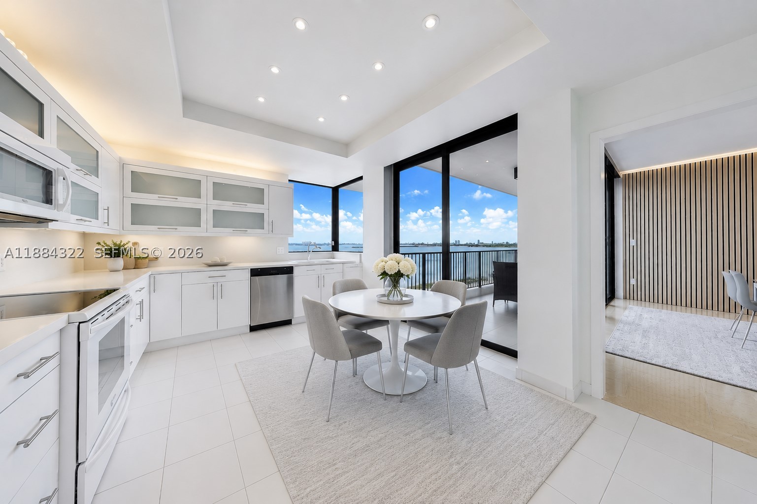 ONE THOUSAND VENETIAN WAY - Residential
