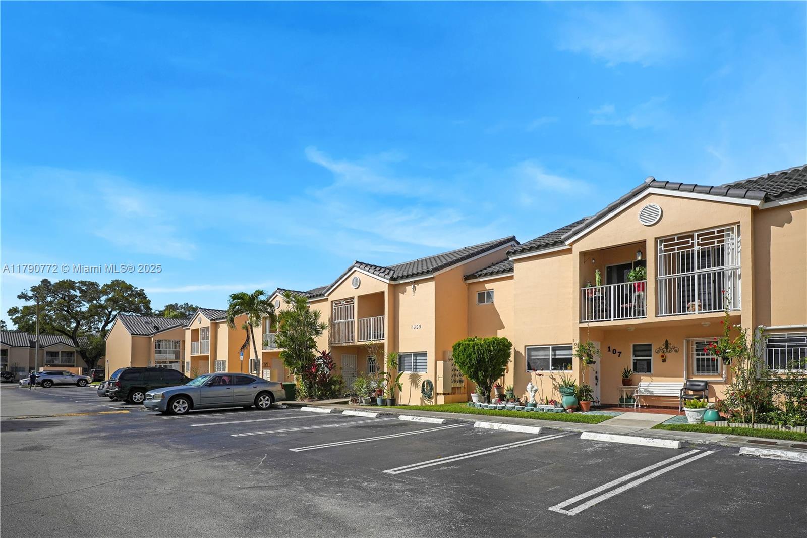 MELROSE TOWNHOMES CONDO - Residential