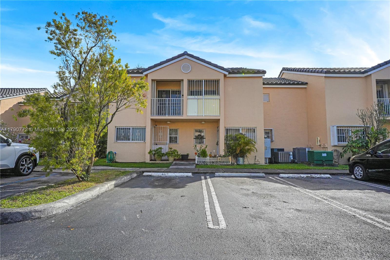 MELROSE TOWNHOMES CONDO - Residential