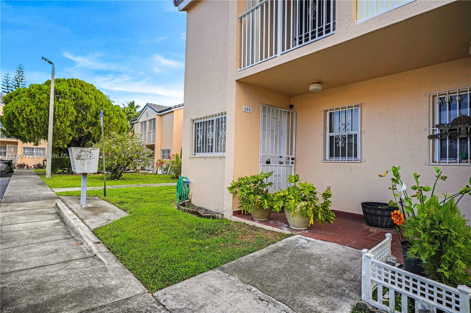 MELROSE TOWNHOMES CONDO - Residential