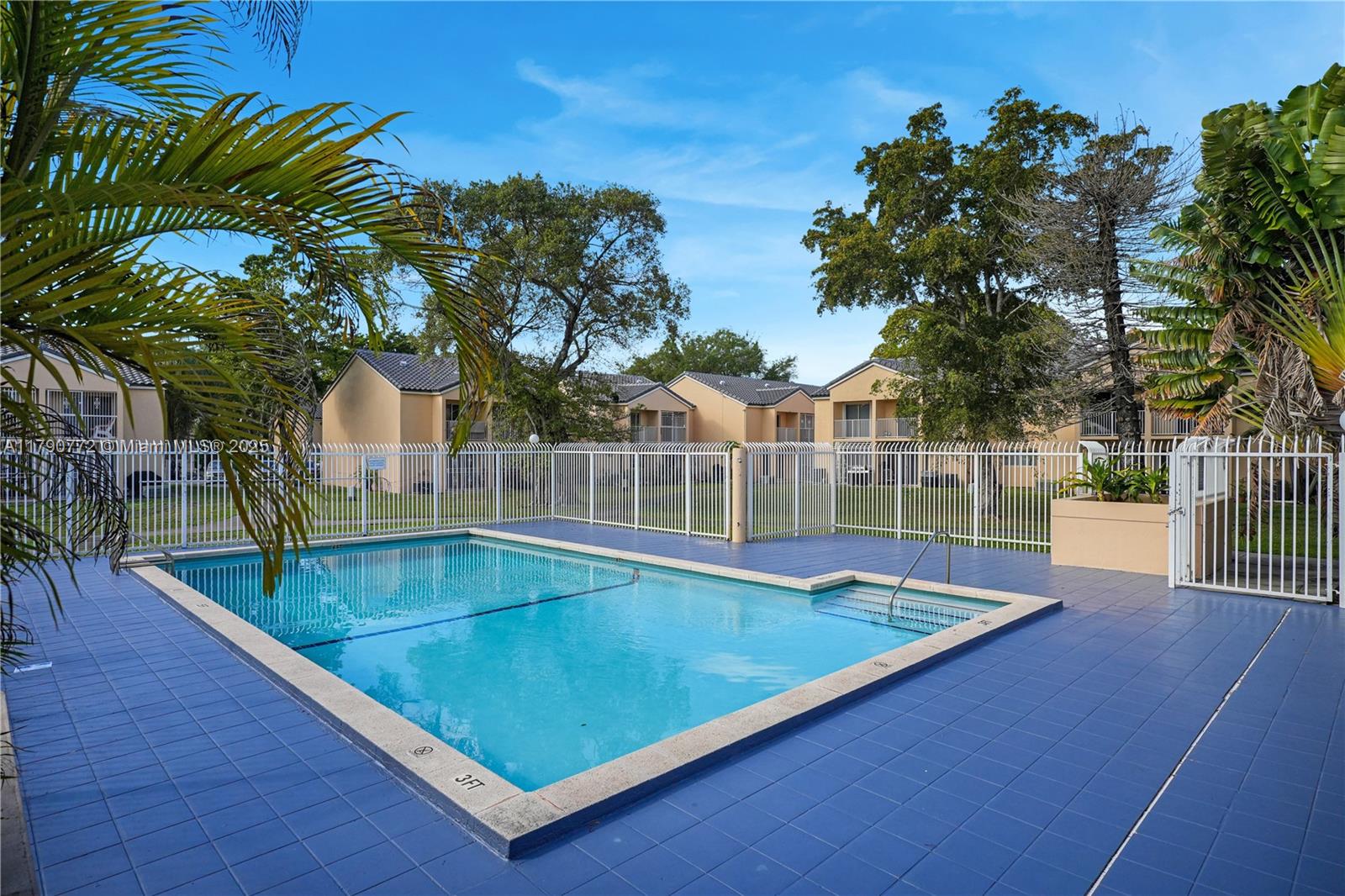 MELROSE TOWNHOMES CONDO - Residential