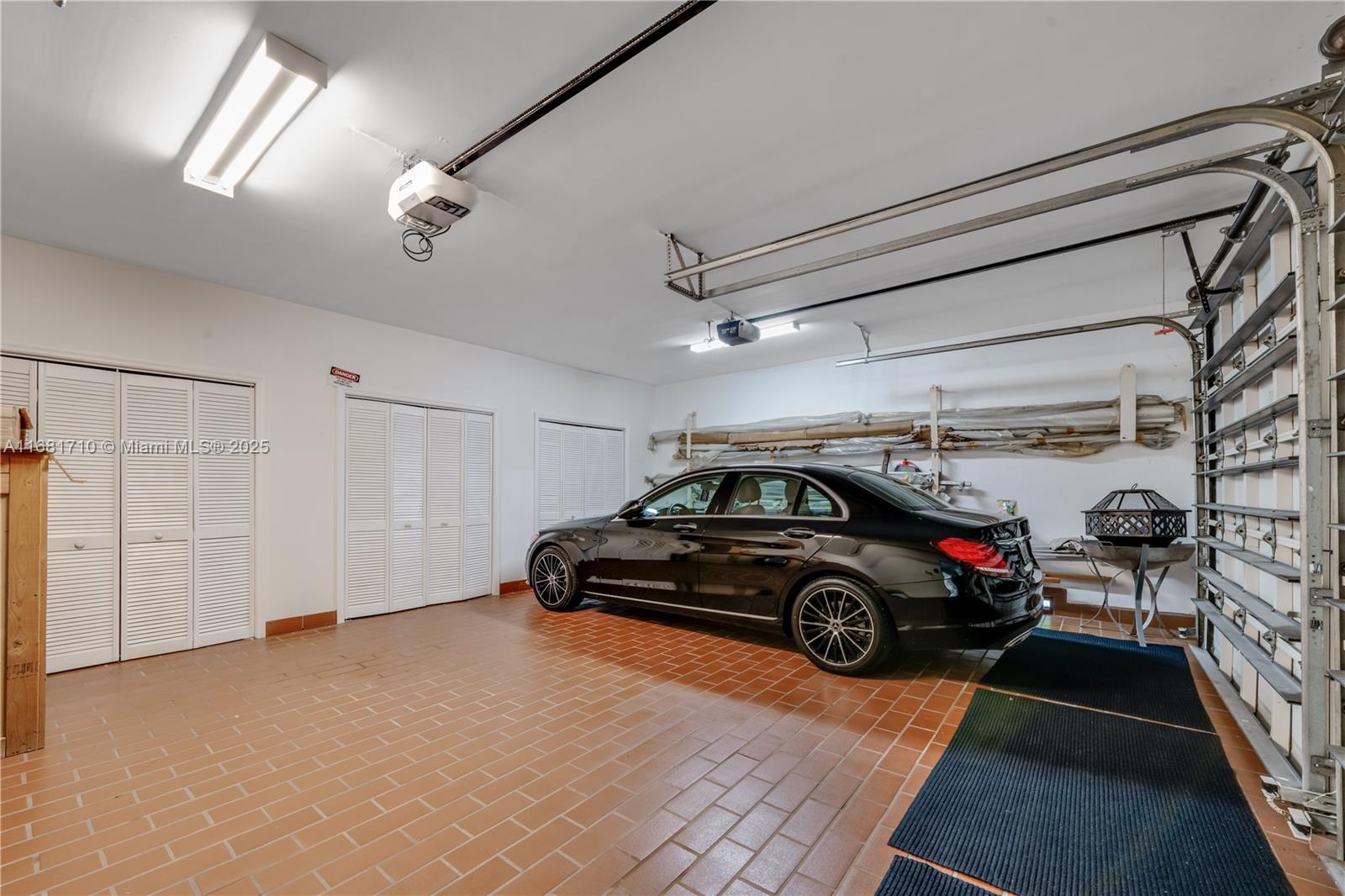 CORAL GABLES BISC BAY SEC - Residential