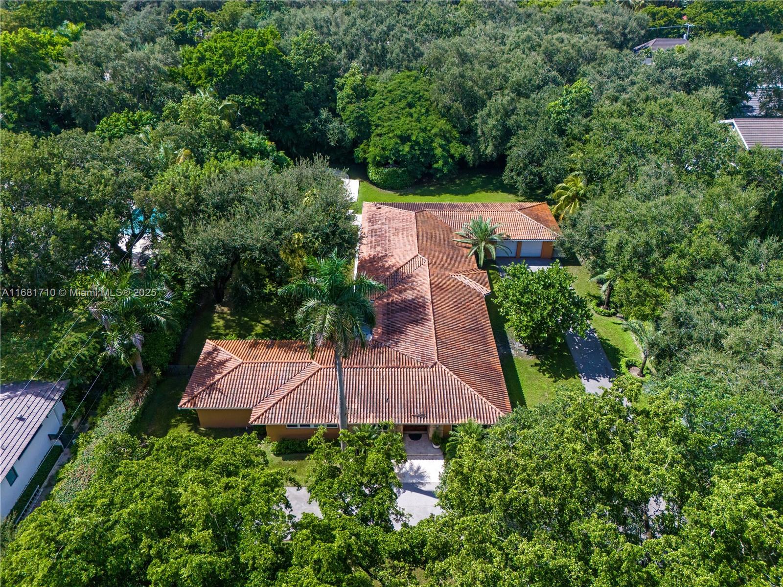 CORAL GABLES BISC BAY SEC - Residential