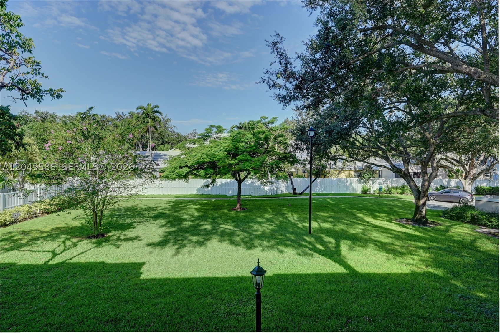 QUATRAINE AT JACARANDA GA - Residential