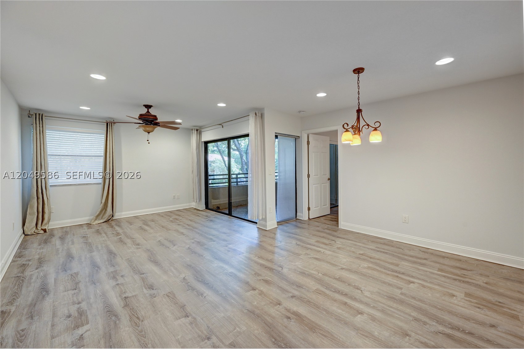 QUATRAINE AT JACARANDA GA - Residential