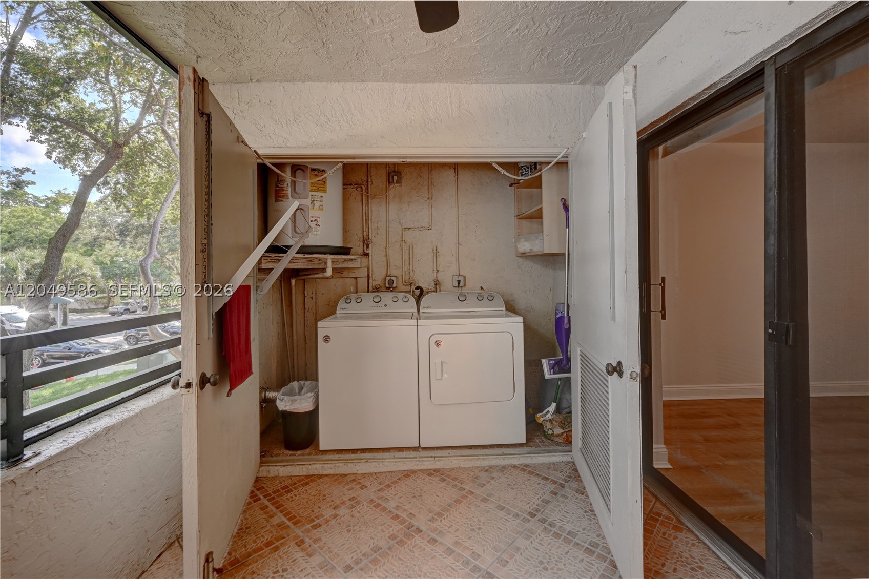QUATRAINE AT JACARANDA GA - Residential