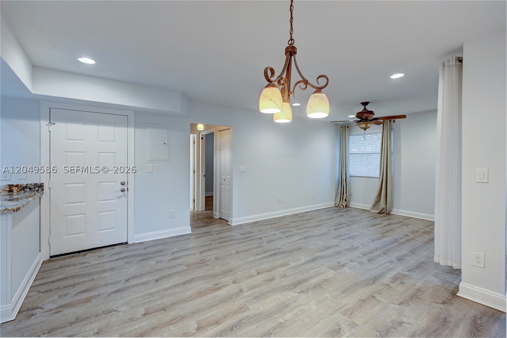 QUATRAINE AT JACARANDA GA - Residential