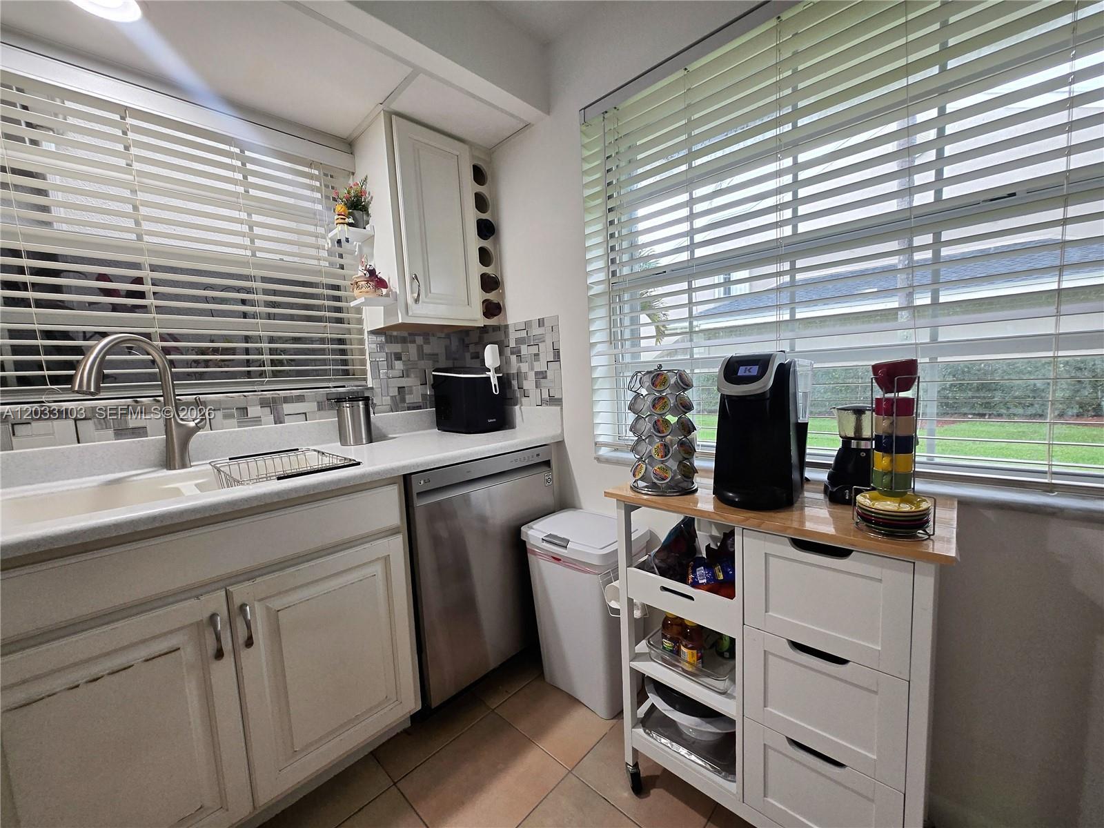 KEYS GATE CONDO NO SIX - Residential