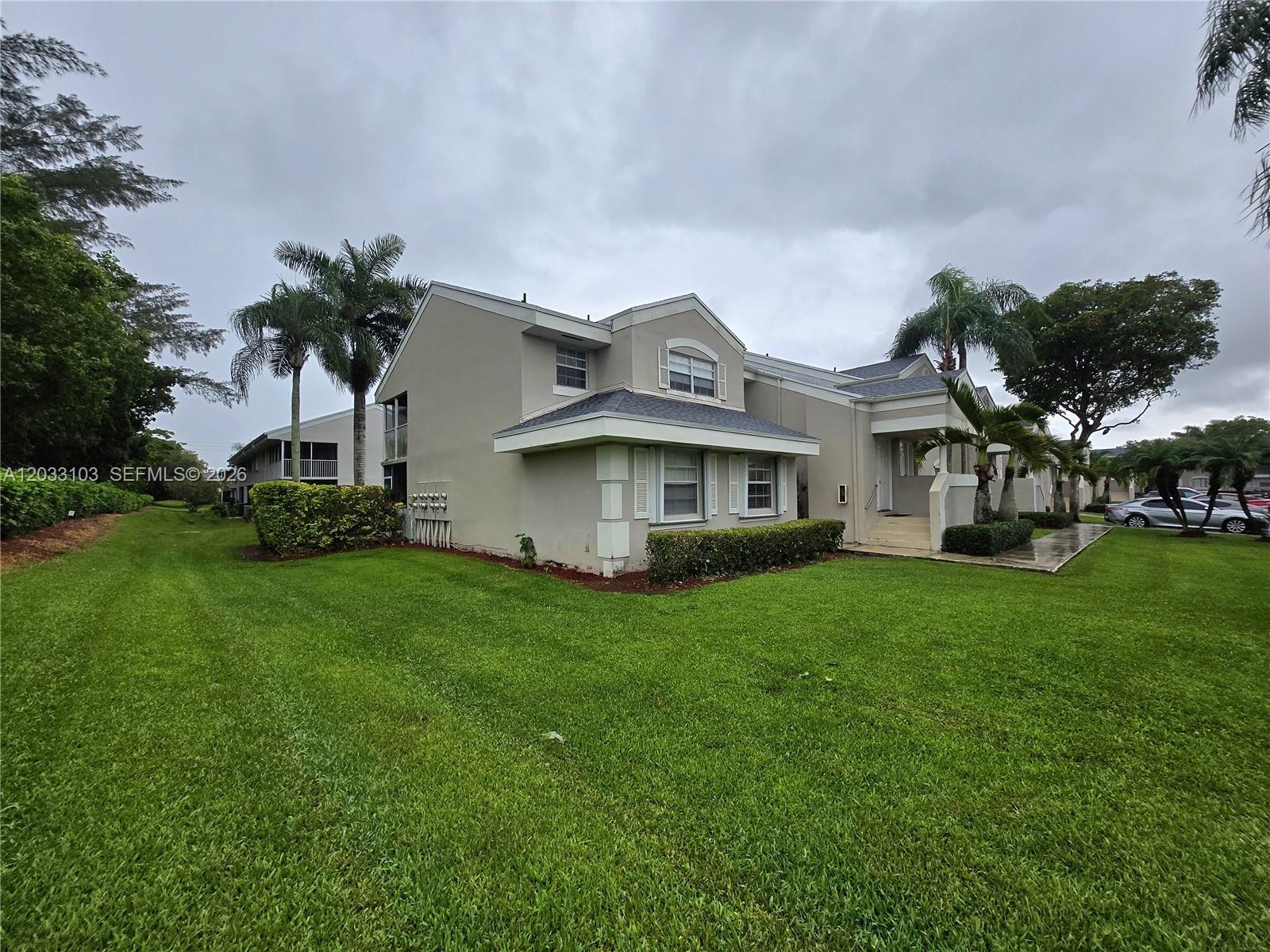 KEYS GATE CONDO NO SIX - Residential
