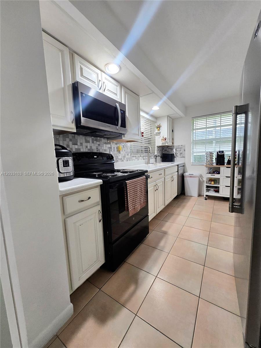 KEYS GATE CONDO NO SIX - Residential