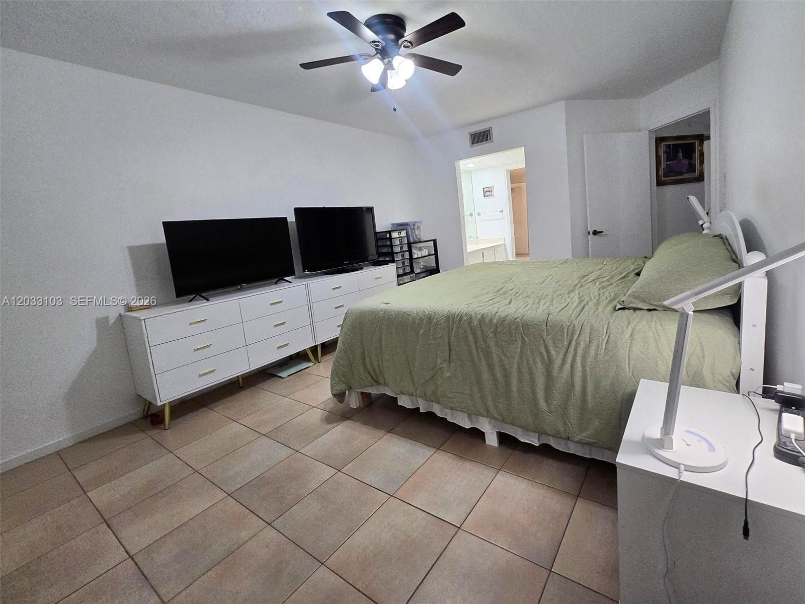KEYS GATE CONDO NO SIX - Residential