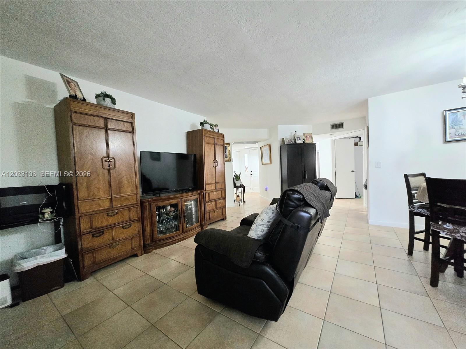 KEYS GATE CONDO NO SIX - Residential