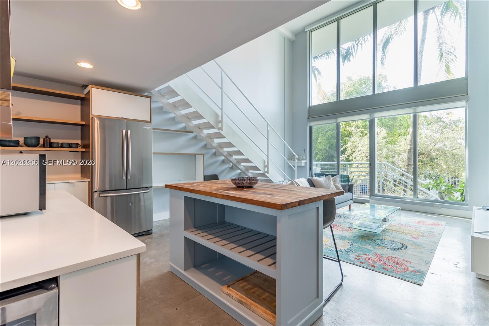 ABSOLUT CONDO - Residential Lease