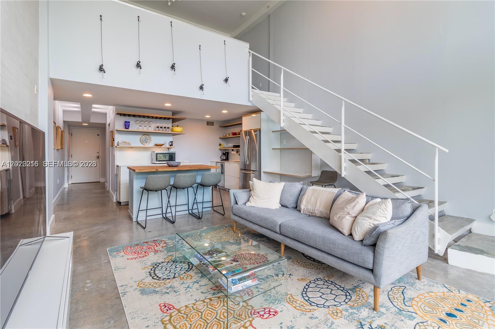 ABSOLUT CONDO - Residential Lease
