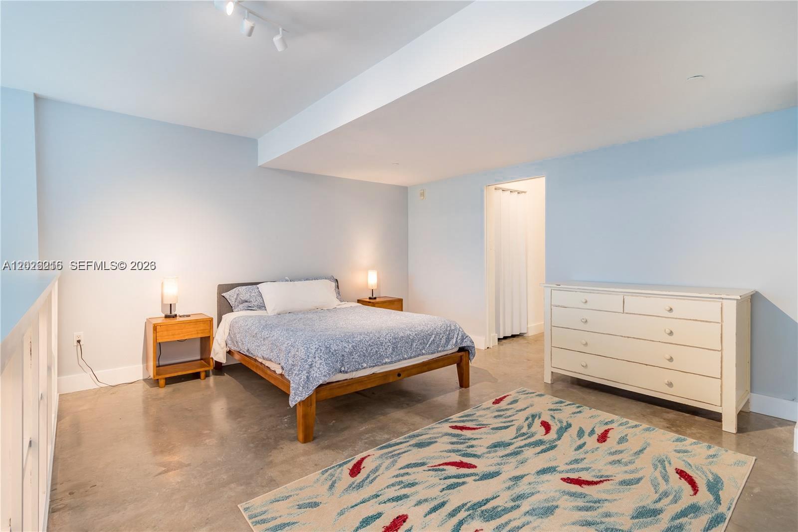 ABSOLUT CONDO - Residential Lease