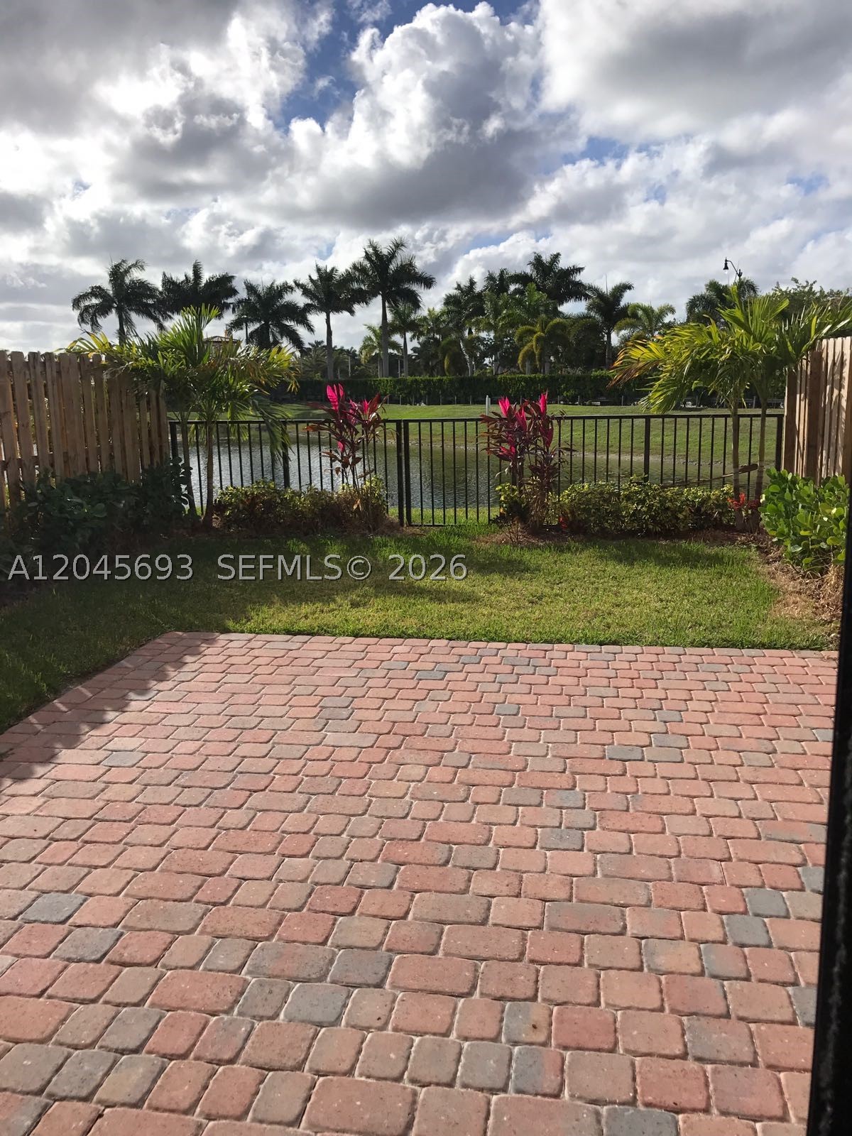 BAYWINDS OF GALAPAGOS FIR - Residential Lease