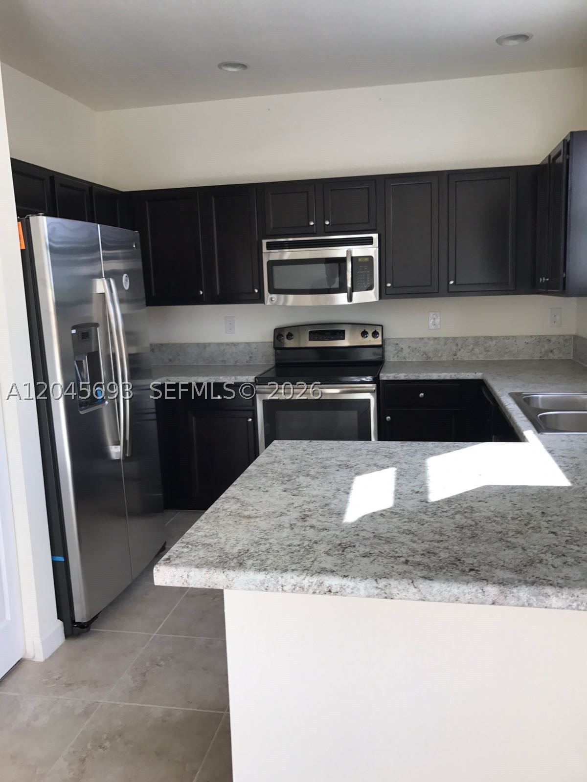 BAYWINDS OF GALAPAGOS FIR - Residential Lease