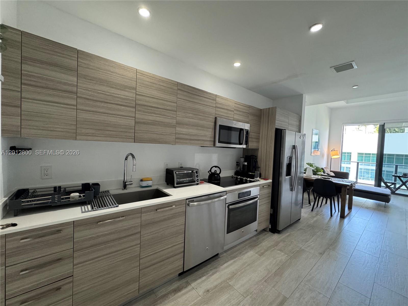 3401 MIDTOWN CONDO - Residential