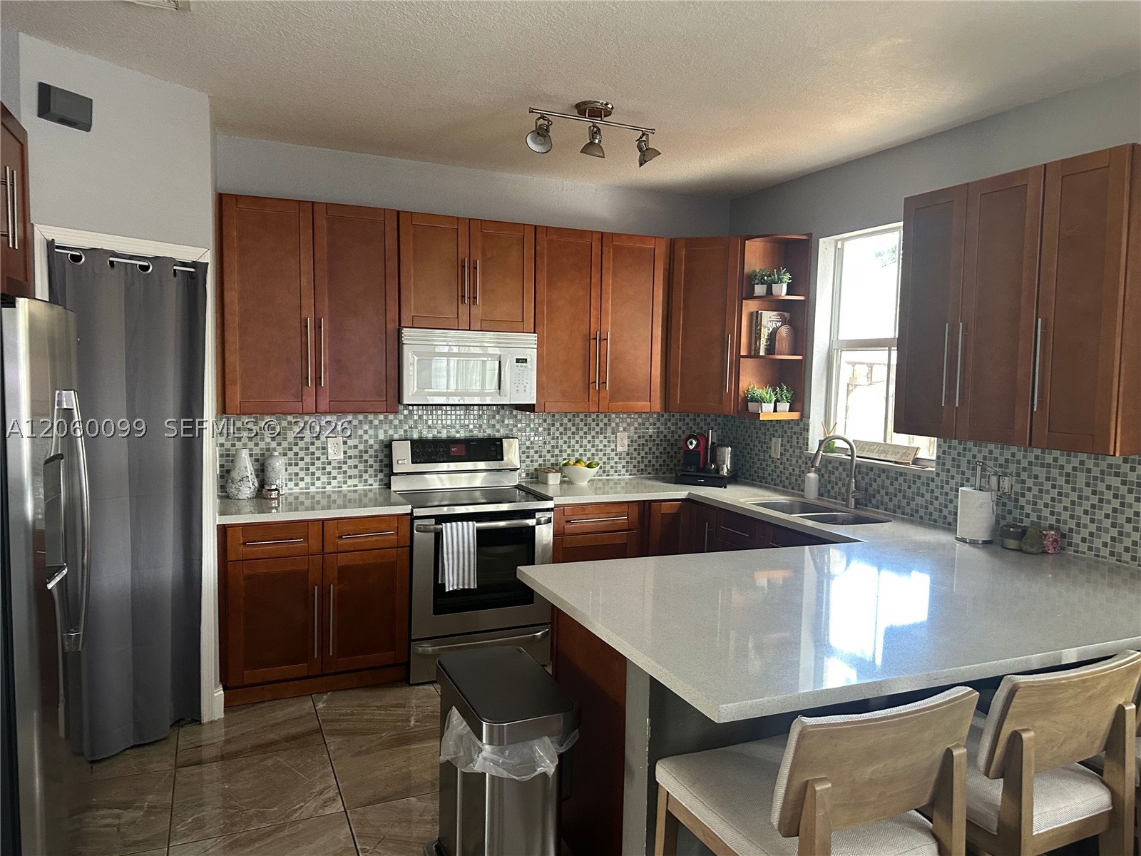 CENTURY BREEZE - Residential