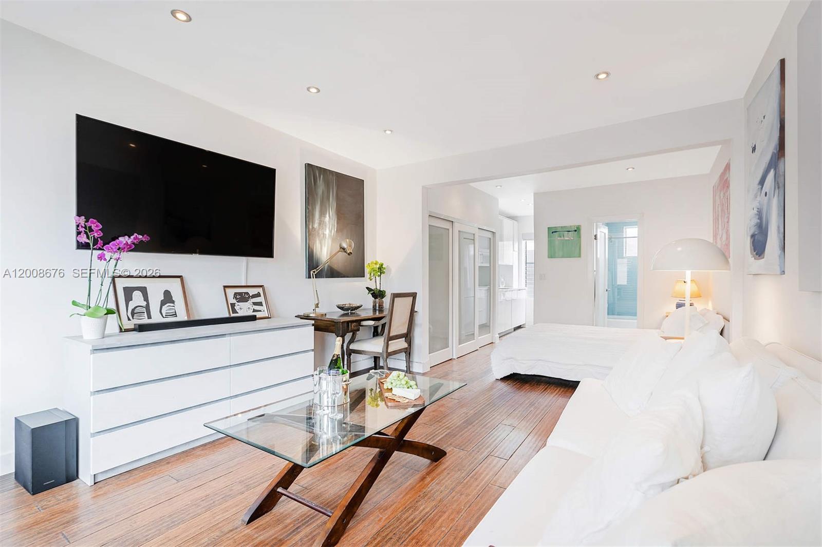 Discover the perfect blend of urban convenience and serene living in this beautifully renovated studio. Filled with natural light, this inviting space offers a peaceful retreat in a small building on a quiet street. Just blocks from the beach, yet moments from a vibrant mix of dining, shopping, and entertainment, the location strikes the ideal balance between energy and tranquility. A rare opportunity to enjoy the best of city living in a charming, relaxed setting.