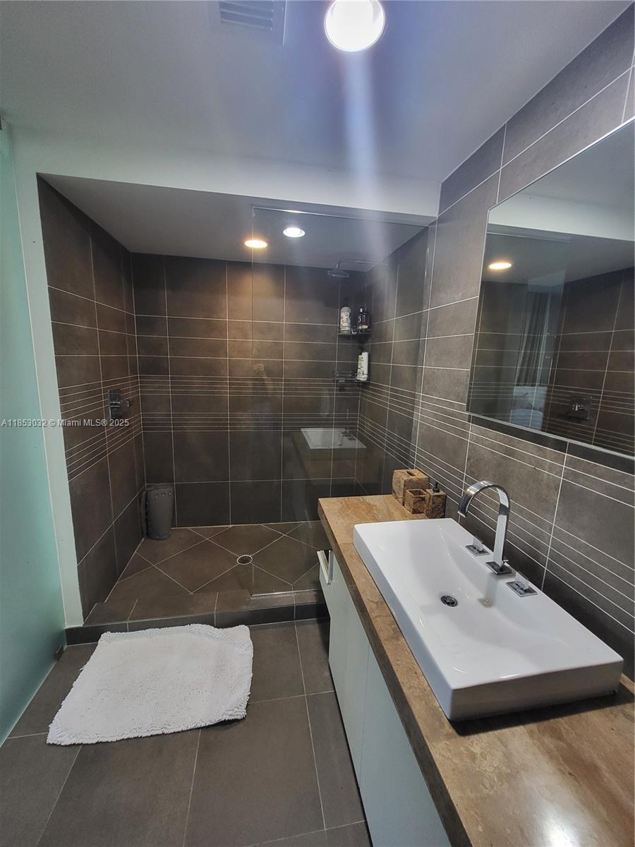 ARTEPARK SOUTH CONDO - Residential Lease