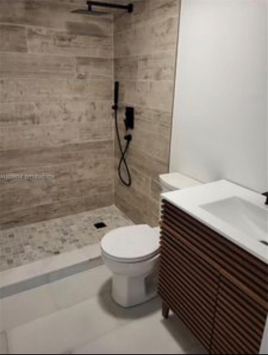 VISTA GARDENS I CONDO - Residential Lease