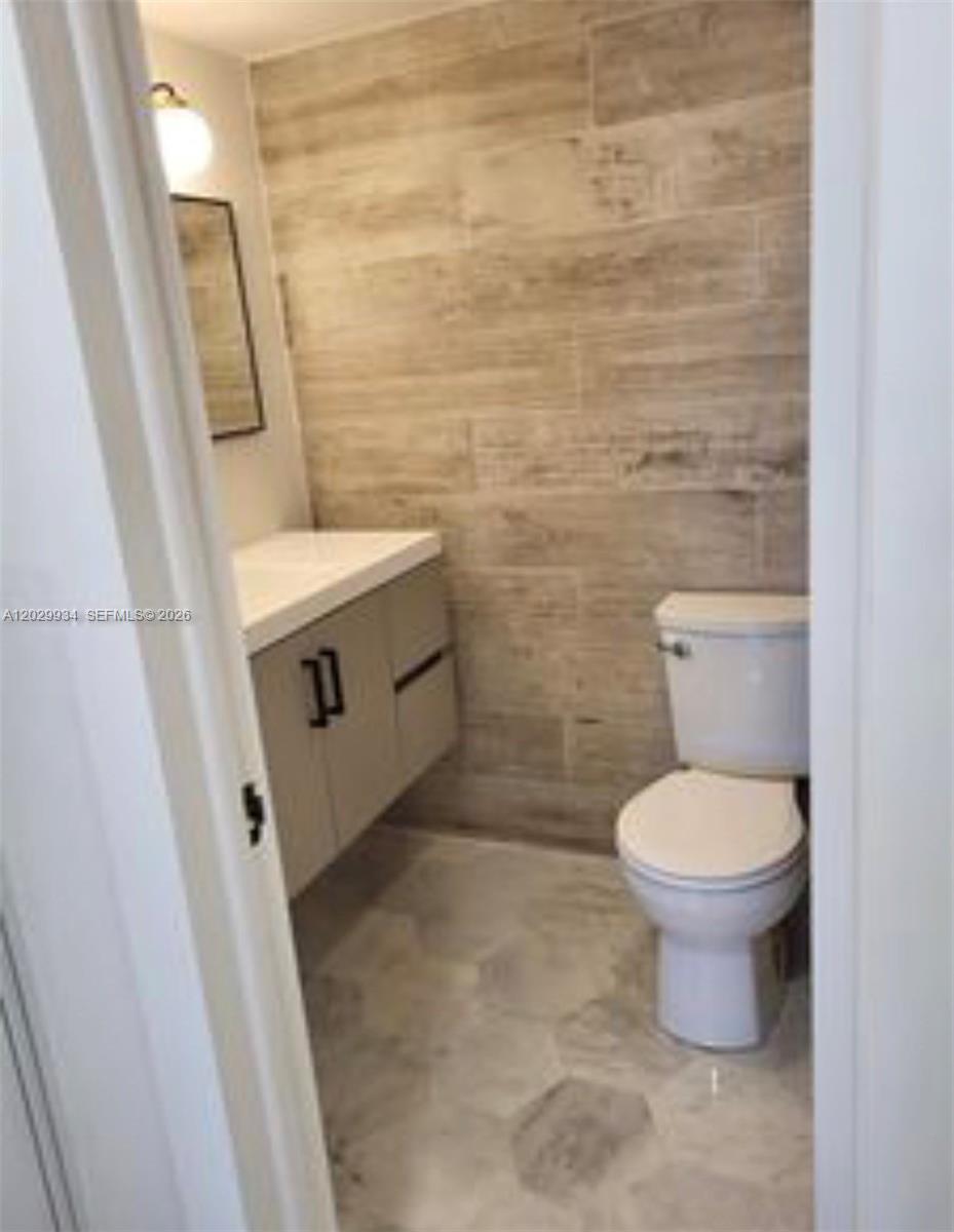 VISTA GARDENS I CONDO - Residential Lease