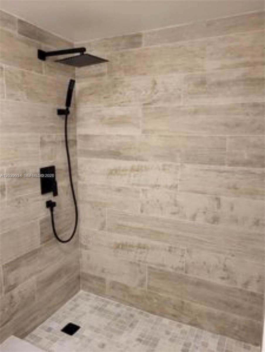 VISTA GARDENS I CONDO - Residential Lease