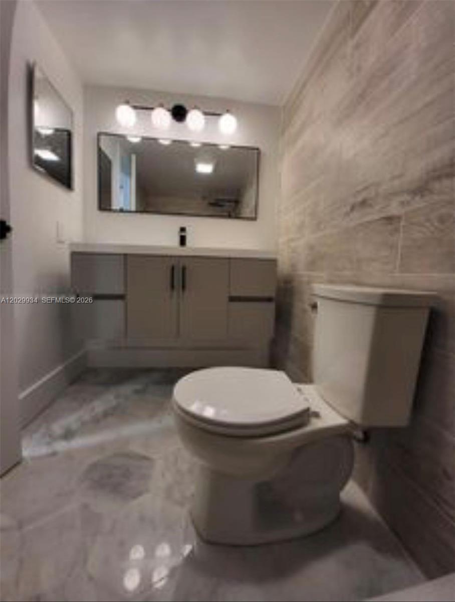 VISTA GARDENS I CONDO - Residential Lease