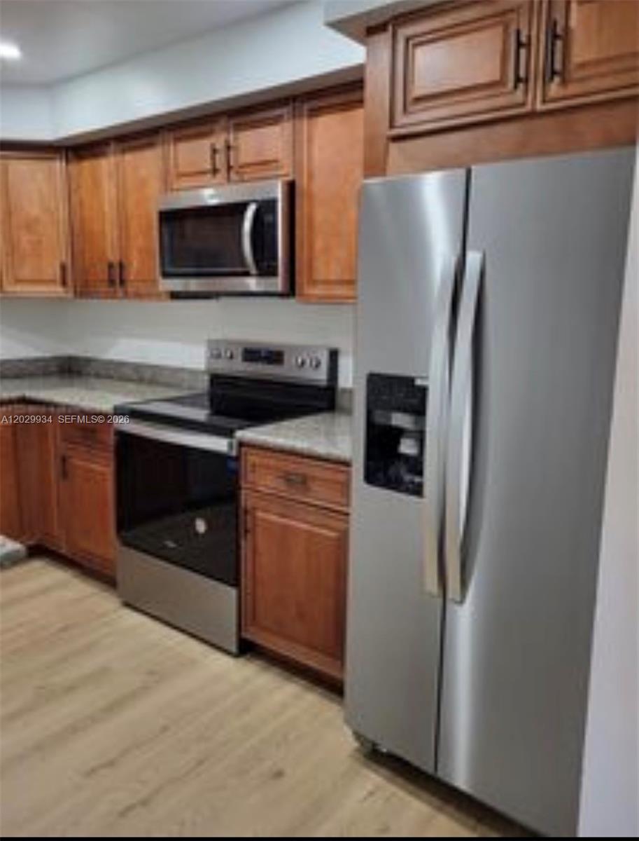VISTA GARDENS I CONDO - Residential Lease
