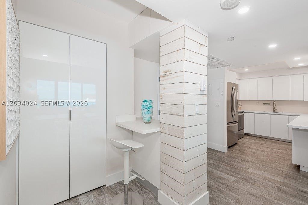 RONEY PALACE CONDO - Residential Lease