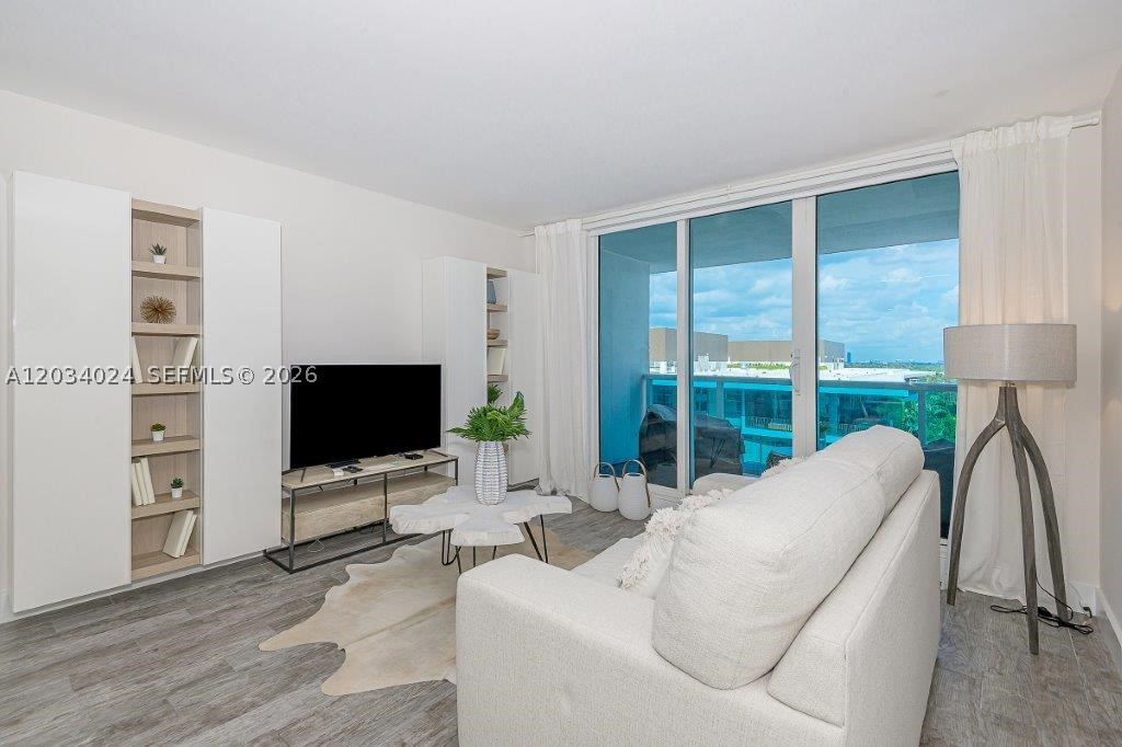 RONEY PALACE CONDO - Residential Lease