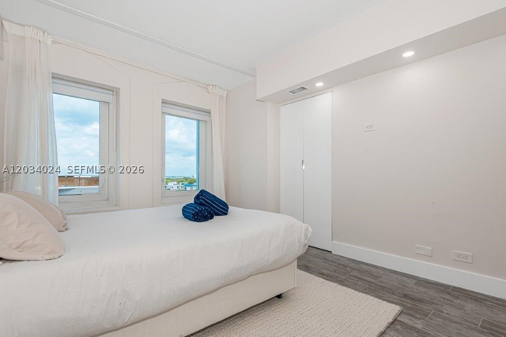 RONEY PALACE CONDO - Residential Lease