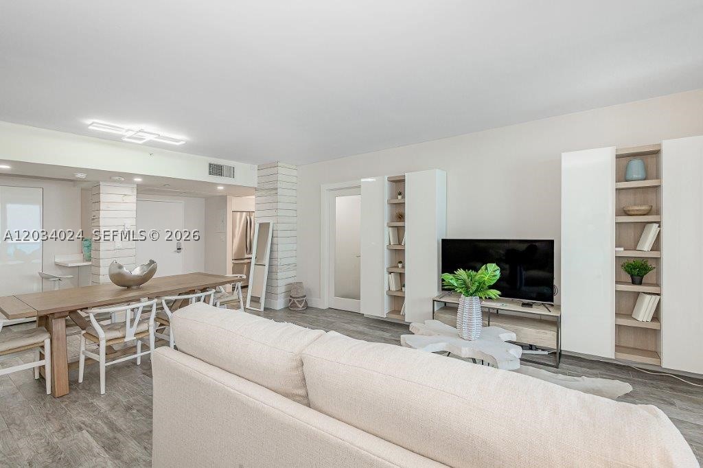 RONEY PALACE CONDO - Residential Lease