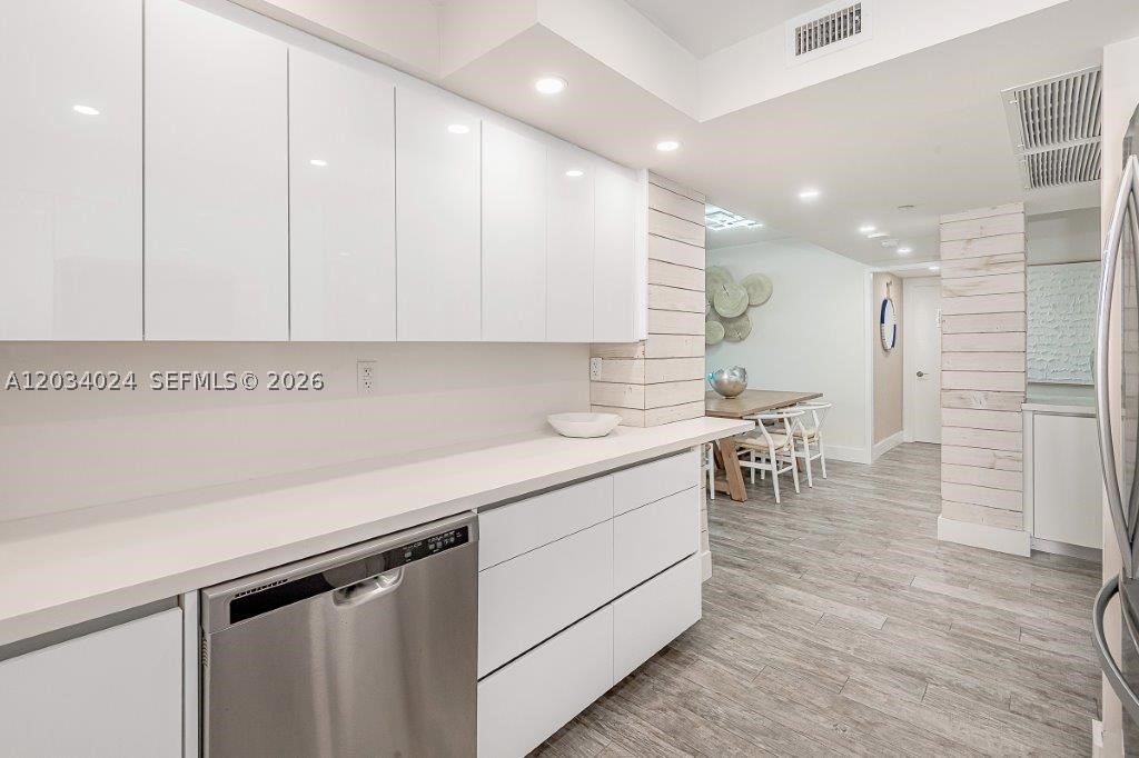 RONEY PALACE CONDO - Residential Lease