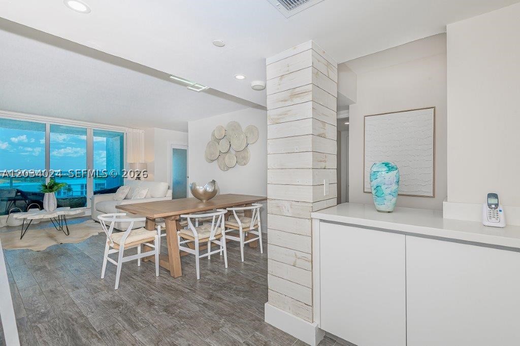 RONEY PALACE CONDO - Residential Lease