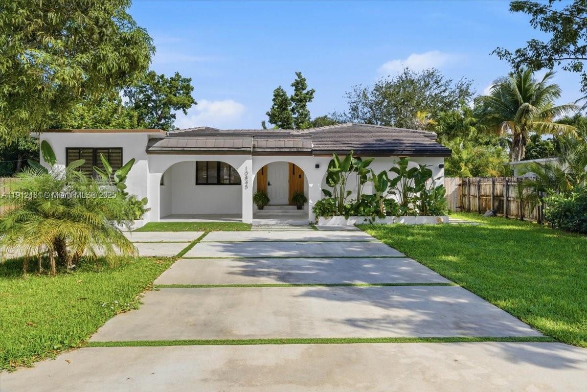 Discover the perfect investment or starter home! This beautifully remodeled home,  features a modern kitchen, spacious living area, and updated bathrooms. Enjoy large bedrooms, ample parking, and a private pool with a large backyard perfect for outdoor living and entertaining. The owners include a complimentary 3D render design for the patio, allowing you to visualize and personalize your outdoor space at no cost. Ideally located near Miami’s beaches, top-rated schools, great restaurants, the North Miami Beach Medical Center, the Village of Biscayne Park, and the renowned Miami Shores Country Club. This property combines comfort, prime location, and excellent investment potential—ready to move in or rent out!
Property has security cameras. Showings with 48-hr notice