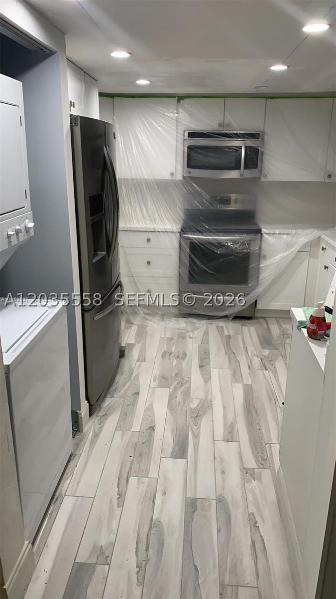 SOUTH SHORE 4 OF WELLINGT - Residential Lease