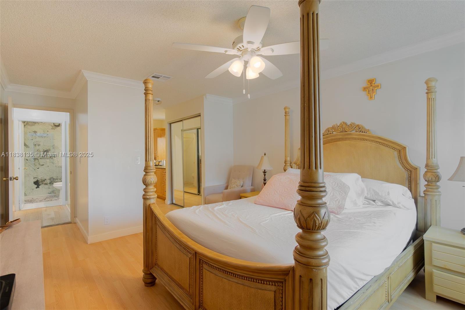 WHISPER WALK SEC C CONDO - Residential