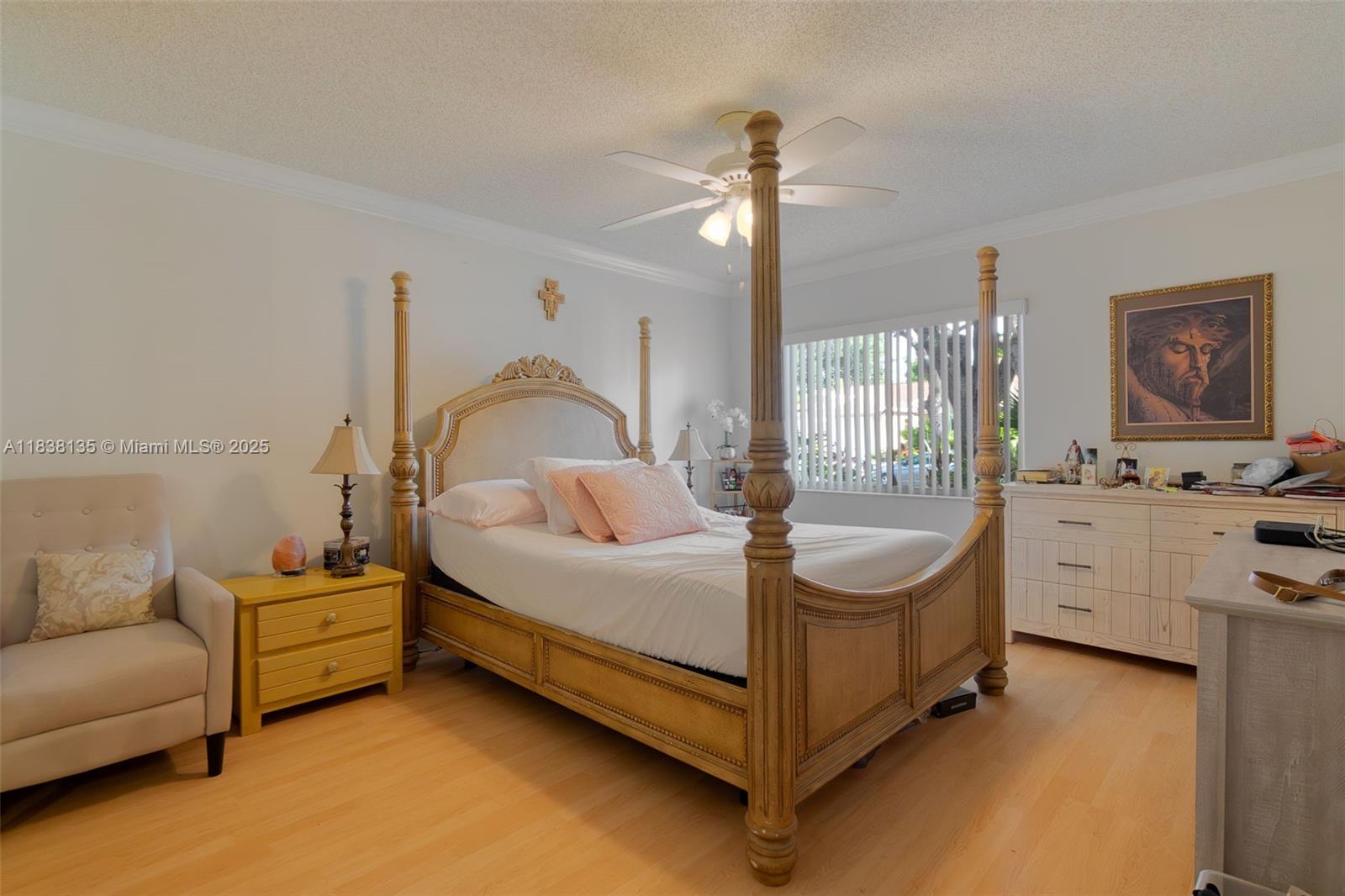 WHISPER WALK SEC C CONDO - Residential