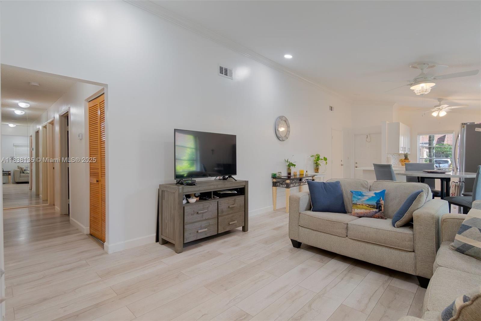 WHISPER WALK SEC C CONDO - Residential